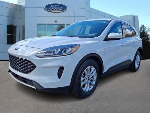 Certified 2020 Ford Escape SE image 3