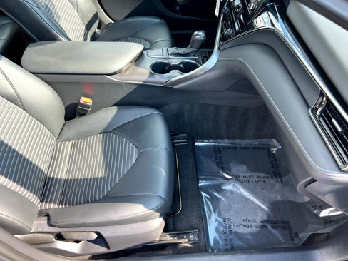 Used 2022 Toyota Camry SE image 63