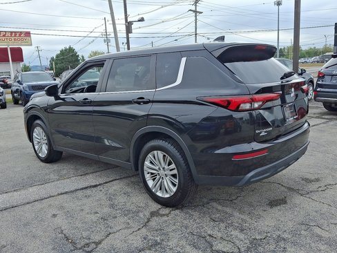 Used 2022 Mitsubishi Outlander ES image 5