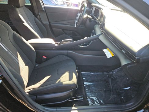 Certified 2025 Hyundai Elantra Sport w/ Cargo Package image 18