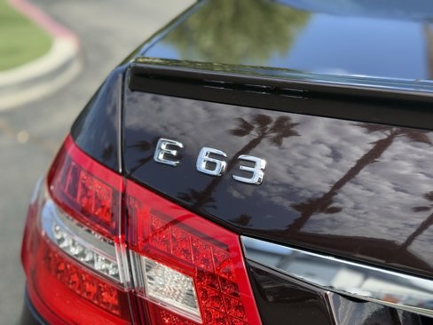 Used 2010 Mercedes-Benz E 63 AMG Sedan image 11