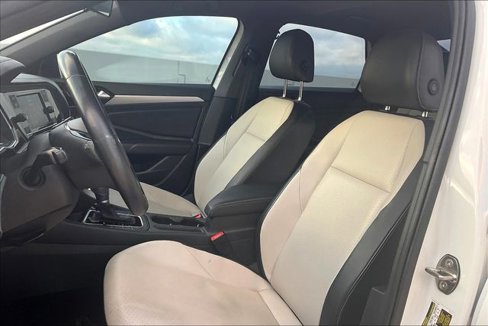 Used 2019 Volkswagen Jetta R-Line image 9