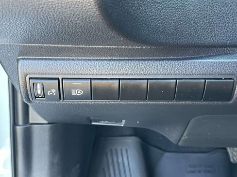 Used 2025 Toyota Corolla SE image 17