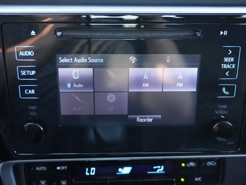 Used 2018 Toyota Corolla L image 40