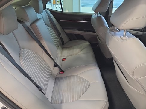 Used 2020 Toyota Camry SE image 15