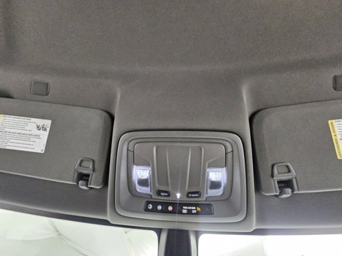 Used 2021 Chevrolet Silverado 1500 Custom image 17