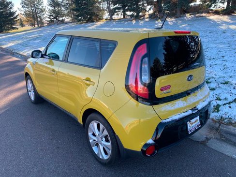Used 2016 Kia Soul + image 3