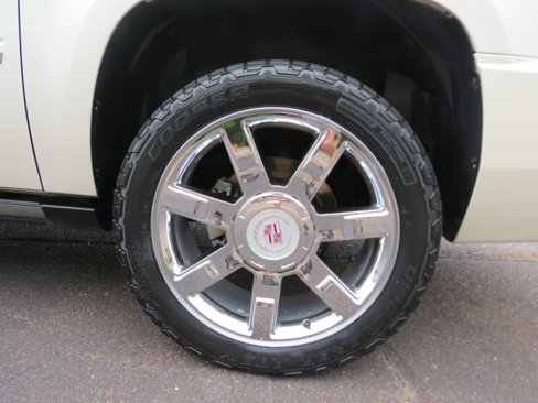 Used 2011 Cadillac Escalade ESV Premium image 15
