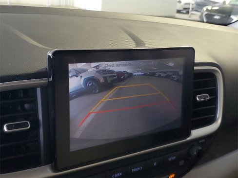 Certified 2022 Hyundai Venue SEL image 21