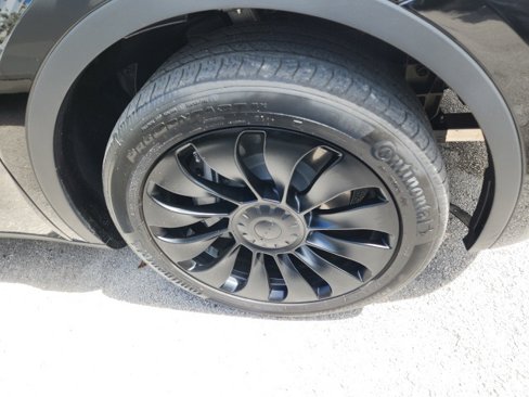 Used 2023 Tesla Model Y Long Range image 3
