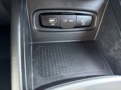 Certified 2023 Hyundai Venue SE image 28
