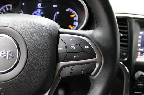 Used 2019 Jeep Grand Cherokee Laredo image 11