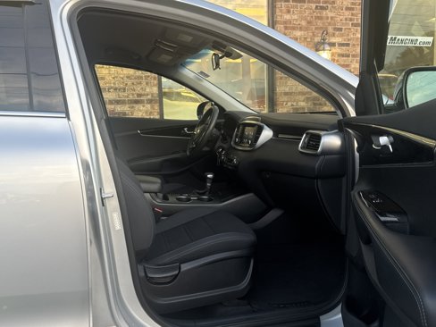 Used 2019 Kia Sorento AWD V6 image 15