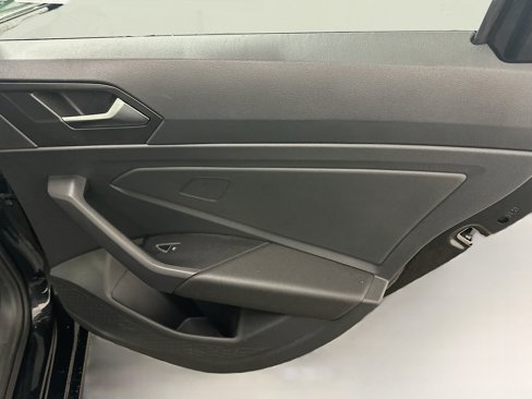 Used 2024 Volkswagen Jetta SE image 31