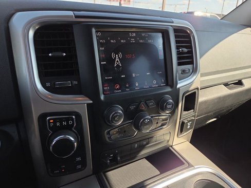 Used 2018 RAM 1500 Classic SLT image 31