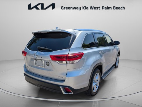 Used 2017 Toyota Highlander Limited image 8