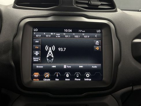 Used 2023 Jeep Renegade Latitude image 17