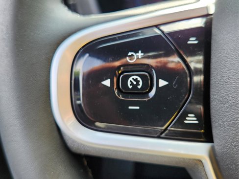 Used 2022 Volvo XC60 T8 R-Design w/ Advanced Package image 22