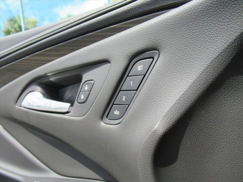 Used 2019 Buick Envision Essence image 27