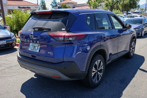 Used 2023 Nissan Rogue SV image 4