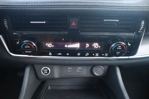 Used 2023 Nissan Rogue SV w/ SV Premium Package image 29