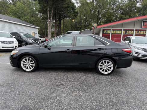 Used 2015 Toyota Camry XSE image 3