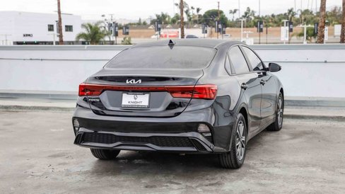 Used 2023 Kia Forte LXS w/ LXS Technology Package image 9