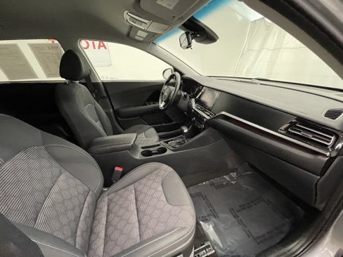 Used 2022 Kia Niro LXS image 8
