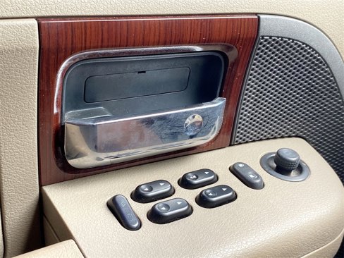 Used 2006 Ford F150 Lariat image 15
