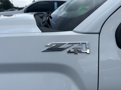 Used 2017 GMC Sierra 1500 SLT w/ SLT Premium Package image 8