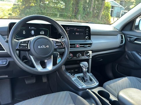 Used 2024 Kia Seltos LX image 16
