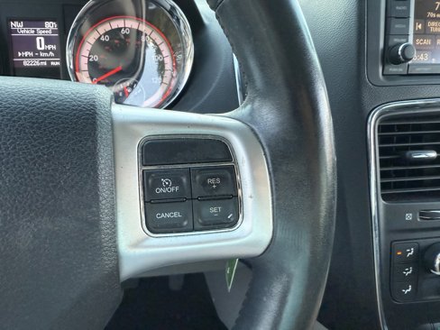 Used 2015 Dodge Grand Caravan SXT w/ UConnect Hands-Free Group image 22
