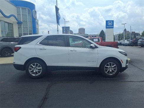 Used 2023 Chevrolet Equinox LT image 2