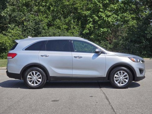 Used 2016 Kia Sorento LX image 18