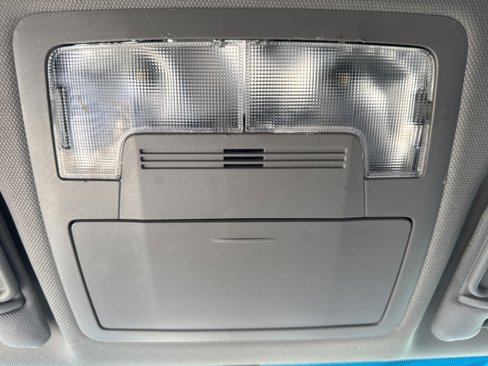 Used 2017 Toyota Camry SE image 38