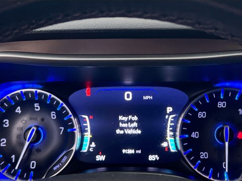 Used 2018 Chrysler Pacifica Touring-L w/ Advanced Safetytec Group image 23