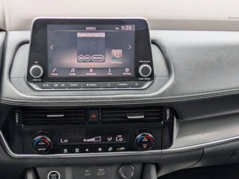 Used 2021 Nissan Rogue SV image 19