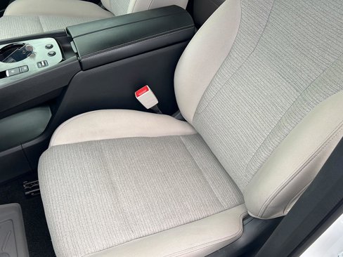 Used 2023 Nissan Rogue SV image 30