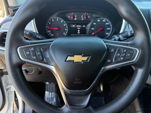Used 2018 Chevrolet Equinox LS image 13