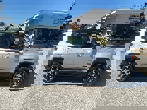 Used 2019 Jeep Renegade Trailhawk w/ LED Lighting Group image 4
