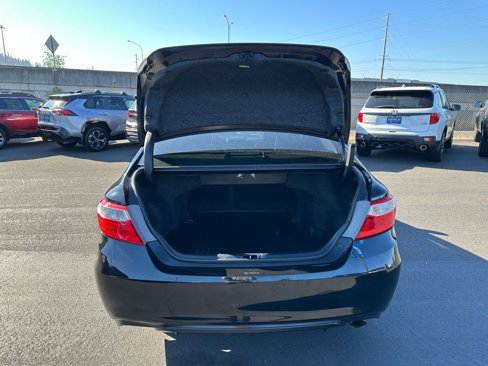 Used 2017 Toyota Camry SE image 11