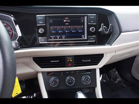 Used 2019 Volkswagen Jetta S image 24