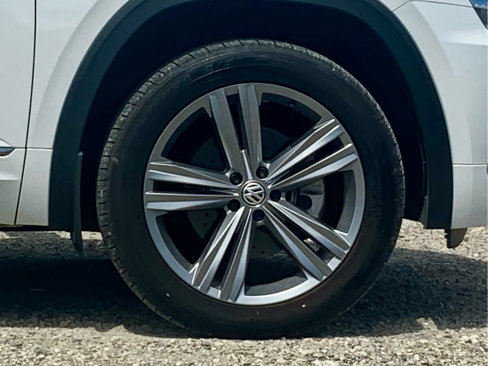 Used 2018 Volkswagen Atlas SEL image 18