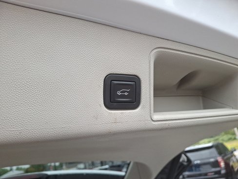 Used 2019 GMC Terrain Denali w/ Advanced Safety Package image 30