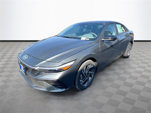 New 2025 Hyundai Elantra SEL image 3