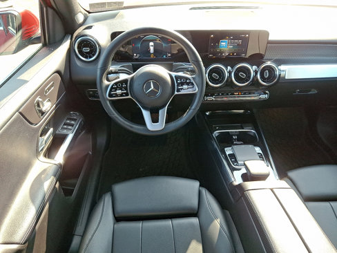 Used 2020 Mercedes-Benz GLB 250 4MATIC image 11