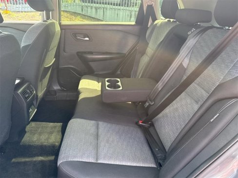 Used 2023 Nissan Rogue SV image 21