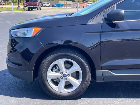 Used 2020 Ford Edge SE image 8