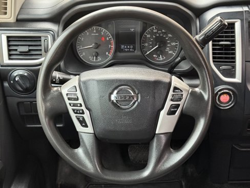 Used 2017 Nissan Titan S image 16