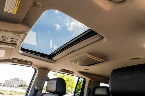 Used 2015 GMC Yukon XL Denali w/ Premium Package image 5